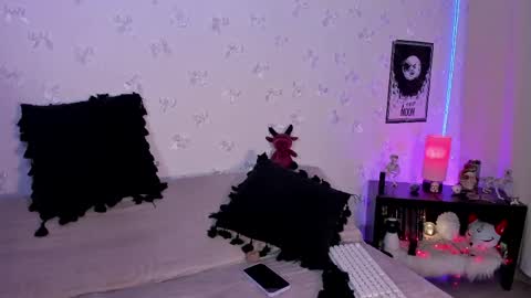 Snapshot of pamela_doll3 chatting on 05-06-26, 04:30 pamela online show from 05-06-26, 04:30