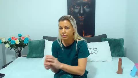 PAMEL ISSY online show from 01-05-25, 03:02