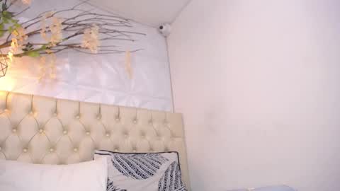 Snapshot of pamela_rut__ chatting on 12-19-25, 02:35 Pamela online show from 12-19-25, 02:35