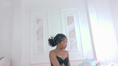 Snapshot of pamelaa_07 chatting on 11-25-25, 01:11 Pamela online show from 11-25-25, 01:11