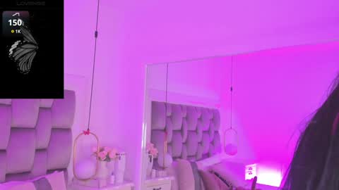 Snapshot of pamelamendez_ chatting on 01-14-25, 03:53 Pamela online show from 01-14-25, 03:53