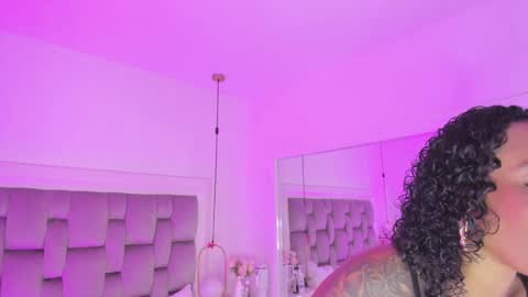 Snapshot of pamelamendez_ chatting on 01-18-25, 03:53 Pamela online show from 01-18-25, 03:53