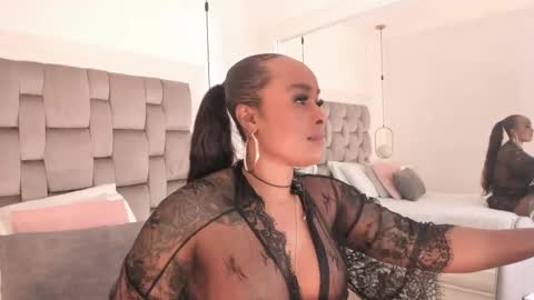 Snapshot of pamelamendez_ chatting on 10-05-25, 03:38 Pamela online show from 10-05-25, 03:38