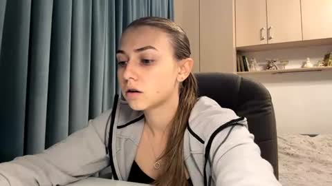 Snapshot of pamulahallquist chatting on 07-07-26, 07:40 Lia online show from 07-07-26, 07:40