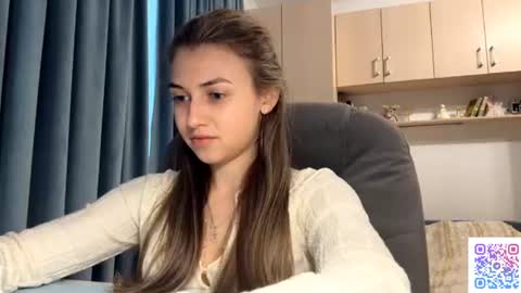 Snapshot of pamulahallquist chatting on 07-13-26, 04:54 Lia online show from 07-13-26, 04:54