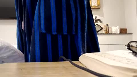 panda320 online show from 09-10-25, 07:58