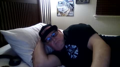 Snapshot of panos678442 chatting on 04-19-26, 03:17 panos online show from 04-19-26, 03:17
