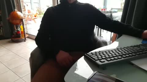 Snapshot of pantyrafke chatting on 01-25-25, 11:02 pantyrafke online show from 01-25-25, 11:02