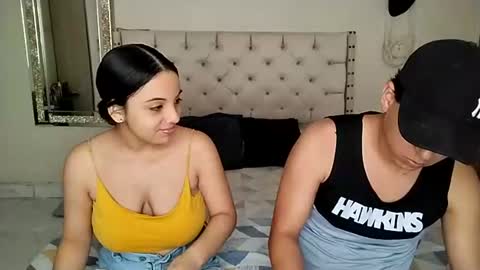 Paola 23 and Andres 25 online show from 07-27-26, 03:08
