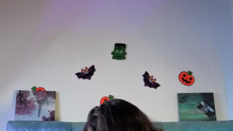 Paola Lyon online show from 11-18-25, 06:45