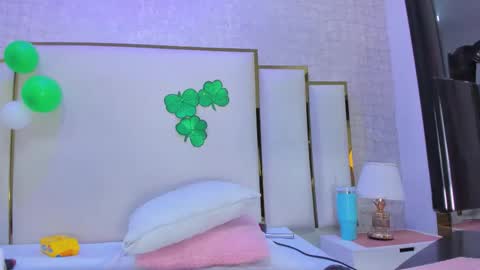 Paola  online show from 03-18-26, 09:45