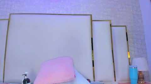 Paola  online show from 04-16-26, 09:54