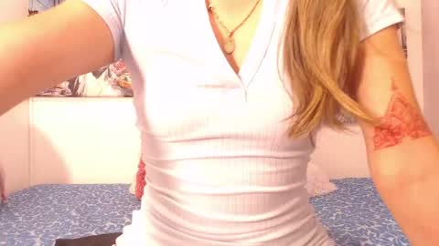 Snapshot of paolabotero chatting on 07-17-26, 11:17 Paola online show from 07-17-26, 11:17