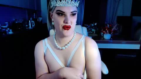 Snapshot of paoladoll chatting on 11-18-25, 05:12 Sarina Williams online show from 11-18-25, 05:12