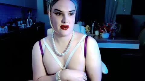 Snapshot of paoladoll chatting on 01-06-26, 11:36 Sarina Williams online show from 01-06-26, 11:36