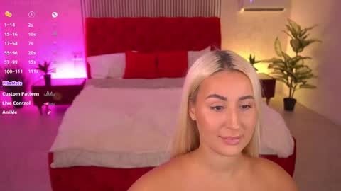 Snapshot of paolamola chatting on 07-24-26, 03:10 Lia online show from 07-24-26, 03:10
