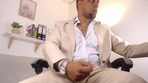 Snapshot of paolo_blaze chatting on 05-11-26, 12:33 PAOLO online show from 05-11-26, 12:33