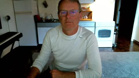 Snapshot of papa_show chatting on 01-09-25, 10:41 papa_show online show from 01-09-25, 10:41