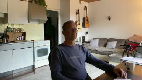 Snapshot of papa_show chatting on 02-27-25, 09:32 papa_show online show from 02-27-25, 09:32