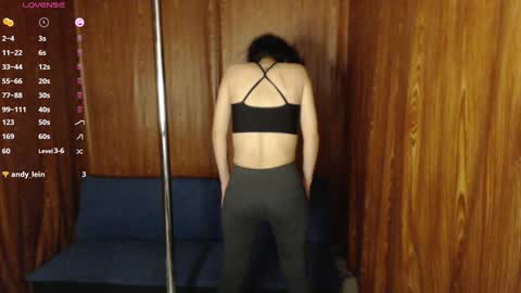 Snapshot of papaguena chatting on 12-14-24, 07:57 Papaguena online show from 12-14-24, 07:57