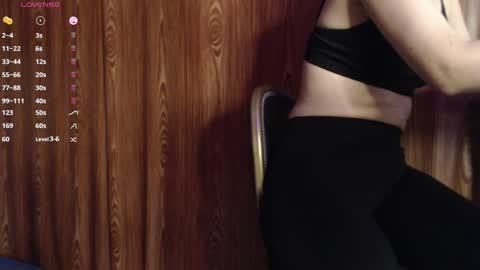 Snapshot of papaguena chatting on 12-19-24, 05:40 Papaguena online show from 12-19-24, 05:40