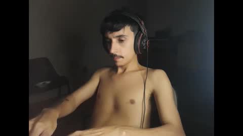 Snapshot of papito20cm chatting on 01-28-25, 04:29 Lau online show from 01-28-25, 04:29