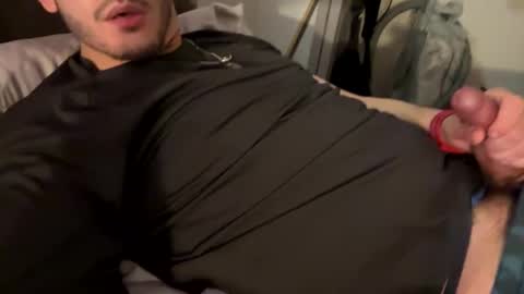 Snapshot of papitochulito_ chatting on 02-16-25, 12:32 papitochulito_ online show from 02-16-25, 12:32