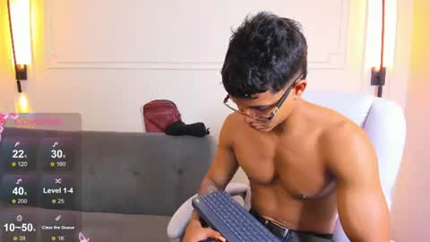 Snapshot of paradise_boy_s chatting on 06-17-26, 01:56 Ryan And Casper online show from 06-17-26, 01:56