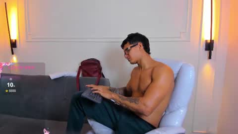 Snapshot of paradise_boy_s chatting on 06-24-26, 01:32 Ryan And Casper online show from 06-24-26, 01:32