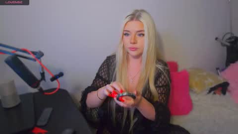 Victoria online show from 09-22-25, 04:25