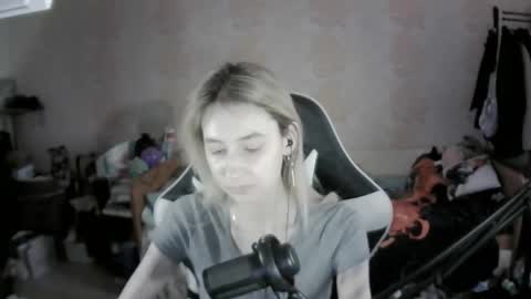 paradise_shade online show from 11-26-25, 09:32