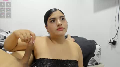 pareja_curiosa19 online show from 03-18-26, 01:20