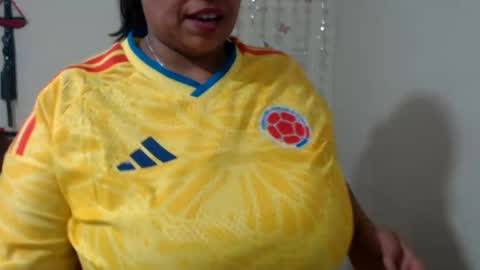 Snapshot of pareja_explosivasexx chatting on 07-04-26, 12:50 Luna online show from 07-04-26, 12:50