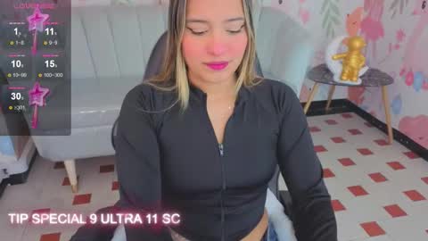 PARIS  online show from 02-11-26, 03:33