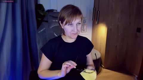 Snapshot of paris_cherry chatting on 02-22-25, 01:35 Paris online show from 02-22-25, 01:35