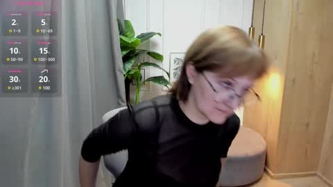 Snapshot of paris_cherry chatting on 03-12-25, 07:38 Paris online show from 03-12-25, 07:38