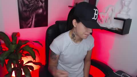 Paris D angelo online show from 02-15-25, 11:03