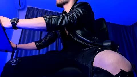 Paris online show from 12-27-24, 02:14