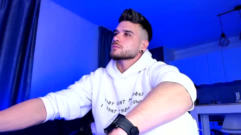 Paris online show from 01-26-25, 01:52