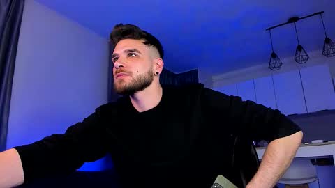 Paris online show from 02-07-26, 10:24