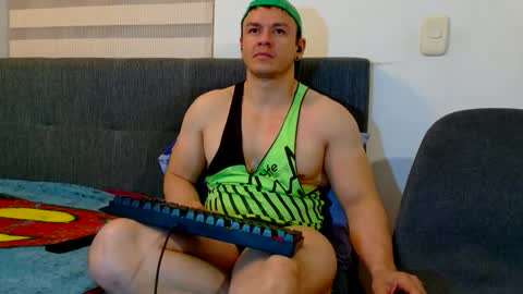 Snapshot of paris_mark chatting on 05-12-26, 04:31 Mark Paris online show from 05-12-26, 04:31