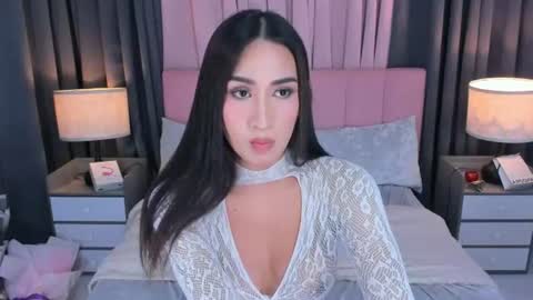 Snapshot of parismilker chatting on 06-11-26, 02:53 parismilker online show from 06-11-26, 02:53