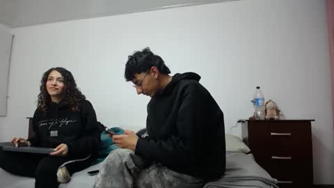 Snapshot of pasionados chatting on 10-05-25, 02:32 pasionados online show from 10-05-25, 02:32