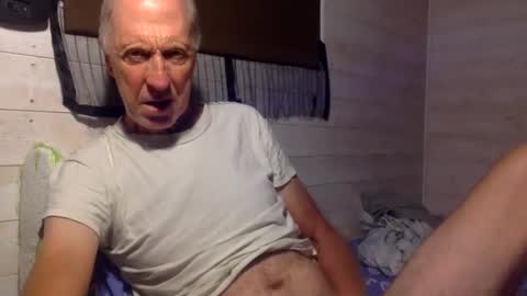 Snapshot of patibulaire1912 chatting on 04-21-26, 02:04 Pati24 online show from 04-21-26, 02:04