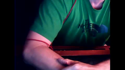 Snapshot of patou1995 chatting on 12-25-24, 11:00 patou1995 online show from 12-25-24, 11:00