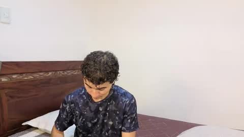 patri_ck_villa online show from 12-16-25, 02:22