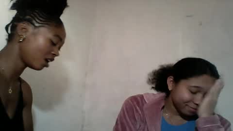 Snapshot of paty108242 chatting on 06-17-26, 10:39 paty108242 online show from 06-17-26, 10:39