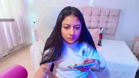 pau cute online show from 10-22-25, 07:46