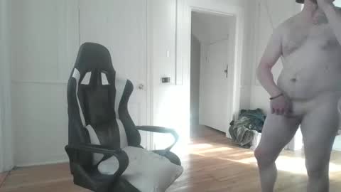 Snapshot of paul9333 chatting on 01-17-25, 06:44 shy online show from 01-17-25, 06:44