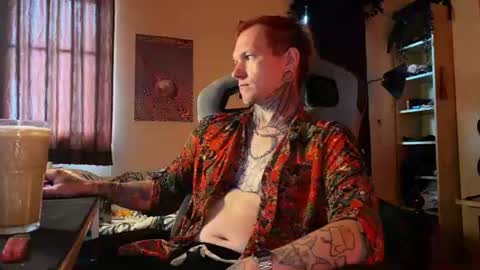 Snapshot of paul_razor chatting on 06-16-26, 01:52 Paul online show from 06-16-26, 01:52